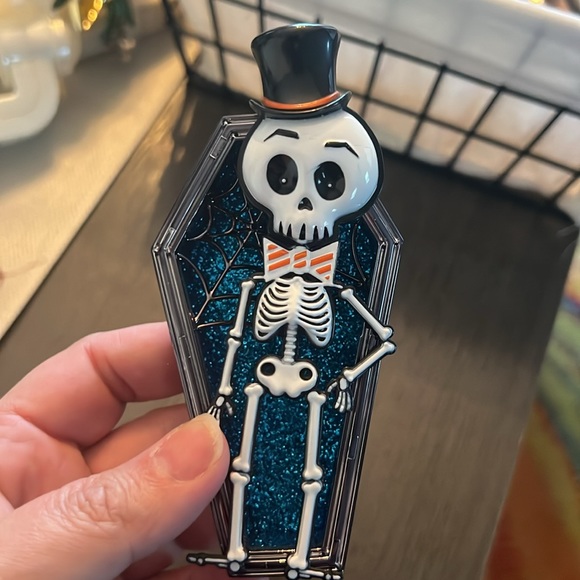 3 Bath & Body Works Fall/Halloween Wallflowers - Picture 5 of 6